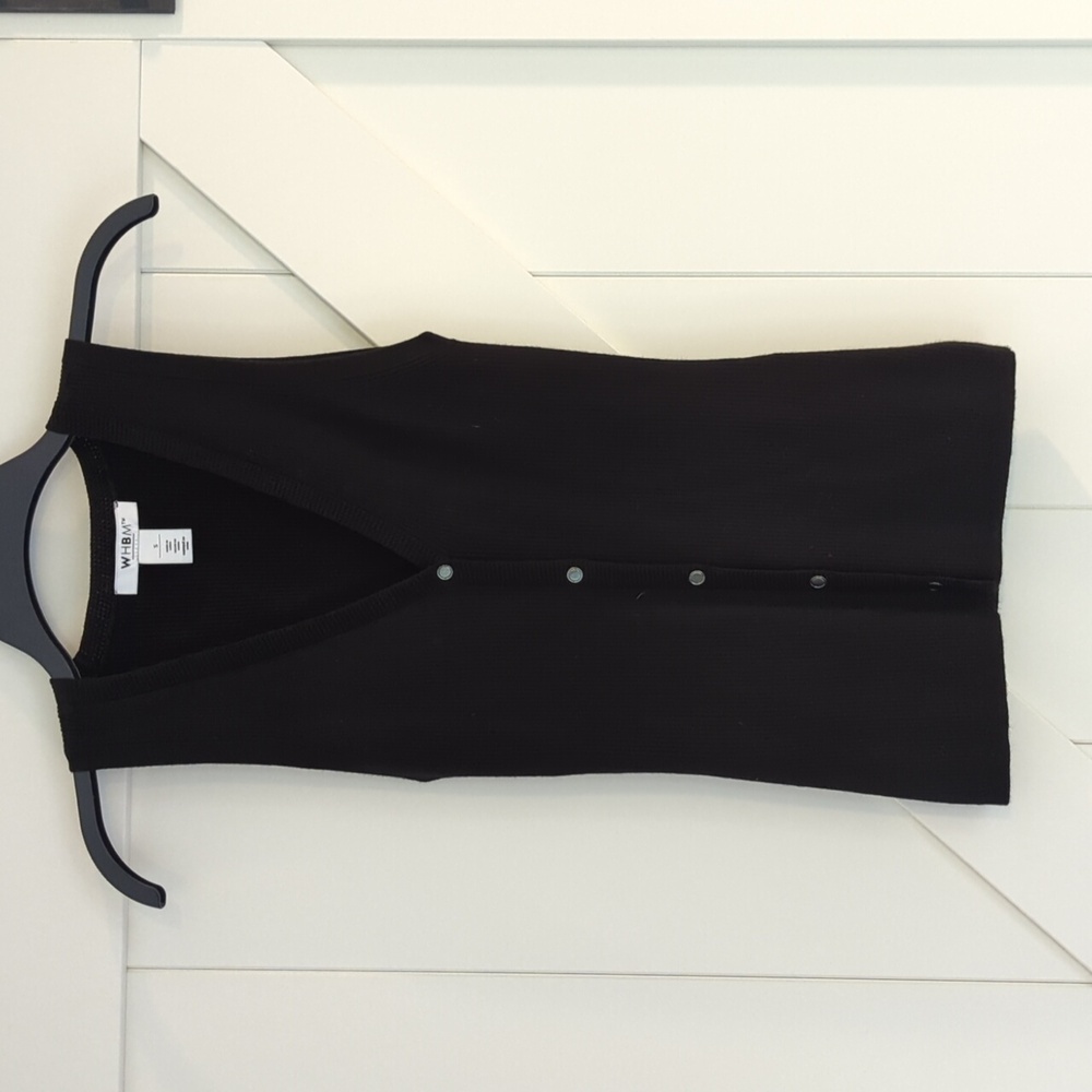 White House Black Market sleeveless  sweater blouse